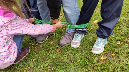 Kinder auf dem Spielplatz