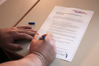 Unterschreiben des Kodex